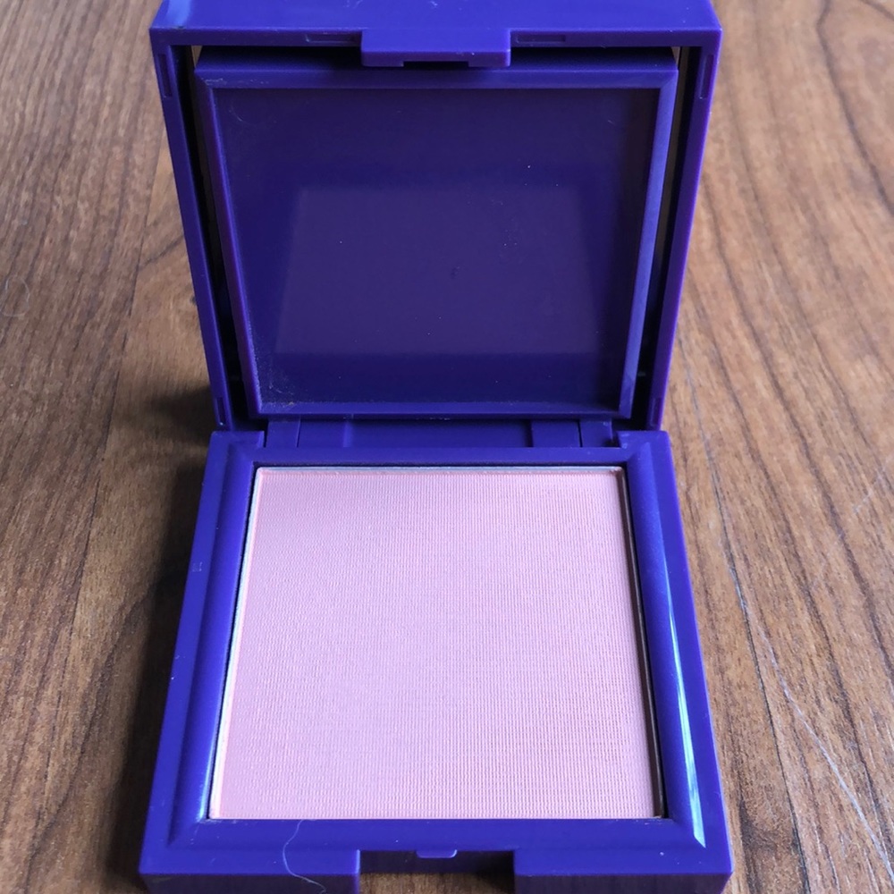 Makeup - Picture 4 of 4